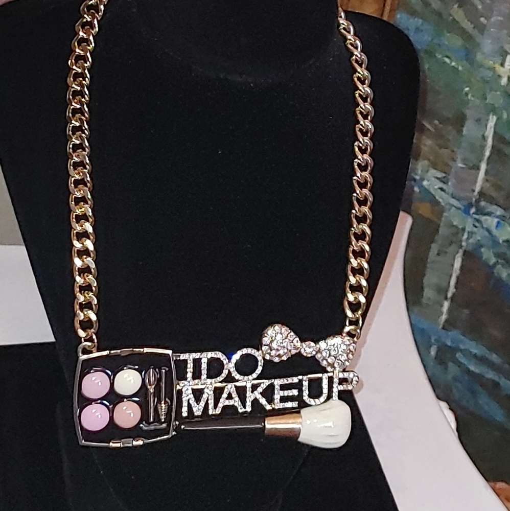 Queen Accessories